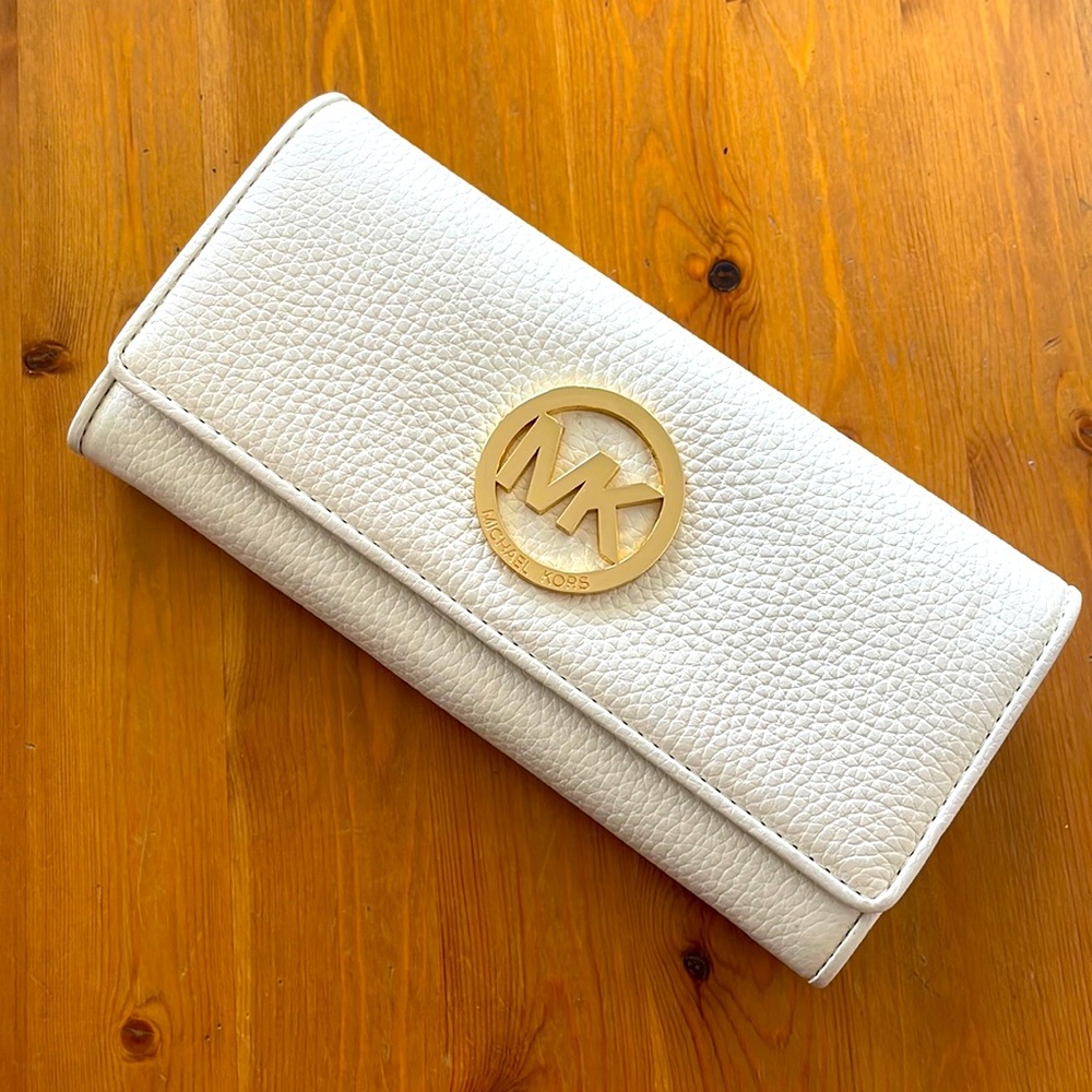 ✨🤍MICHAEL KORS FLUTON LONG WALLET🤍✨